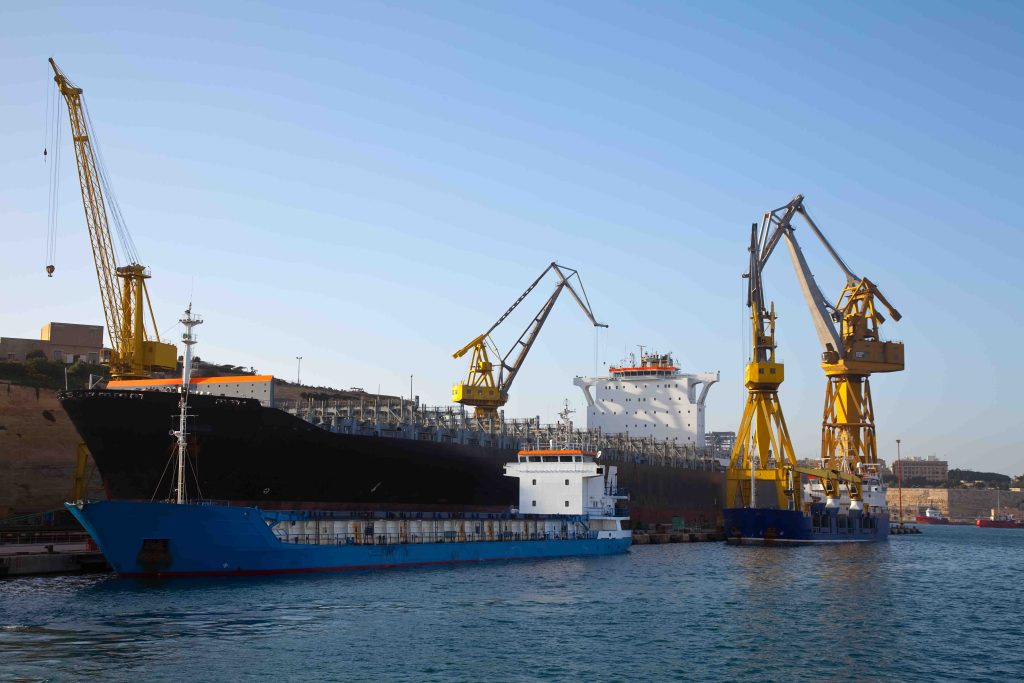 seatopmarineservices.com